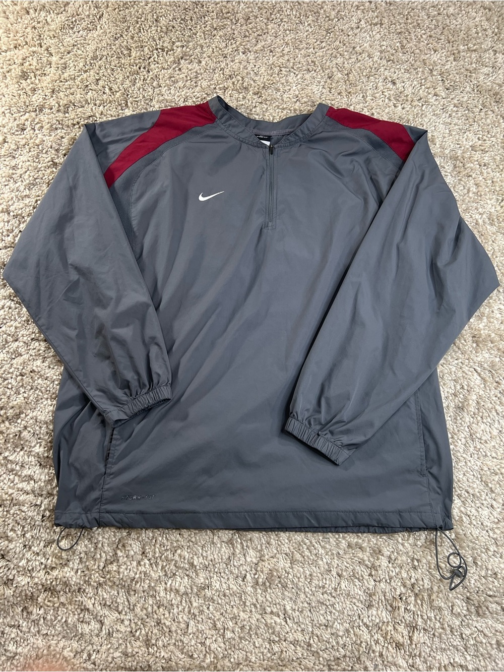 Nike Storm Fit Men’s Gray Windbreaker with Maroon Shoulder Panels XL